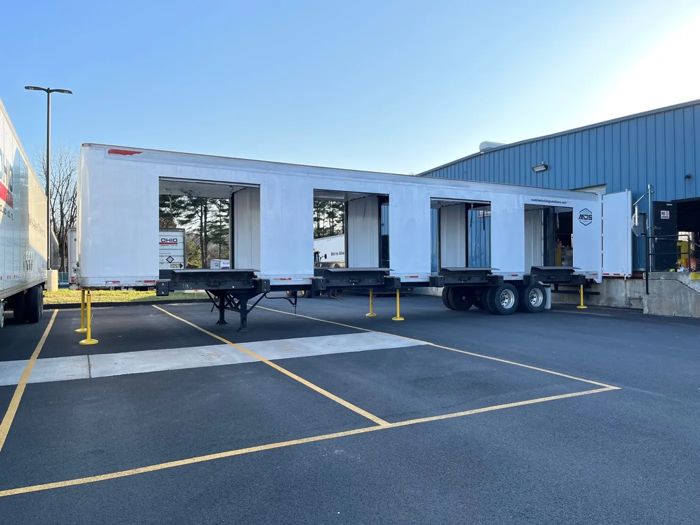 Pitt Ohio mobile dock driver side